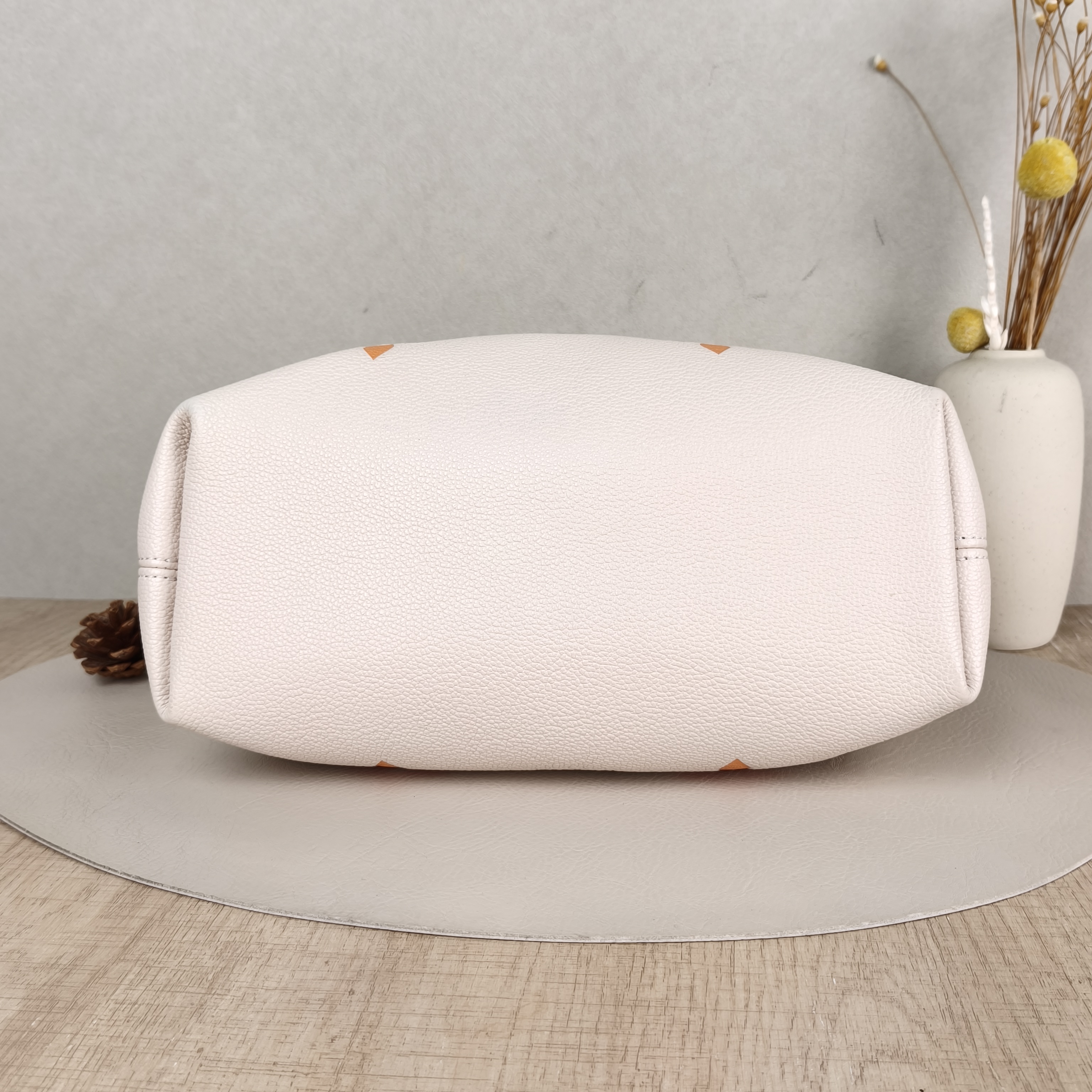 Louis Vuitton Crossbody Bag BUNDLE Beige Empreinte Embossed Calfskin Monogram Medium28 × 11.5 × 20 cm — cover view 3 of 5