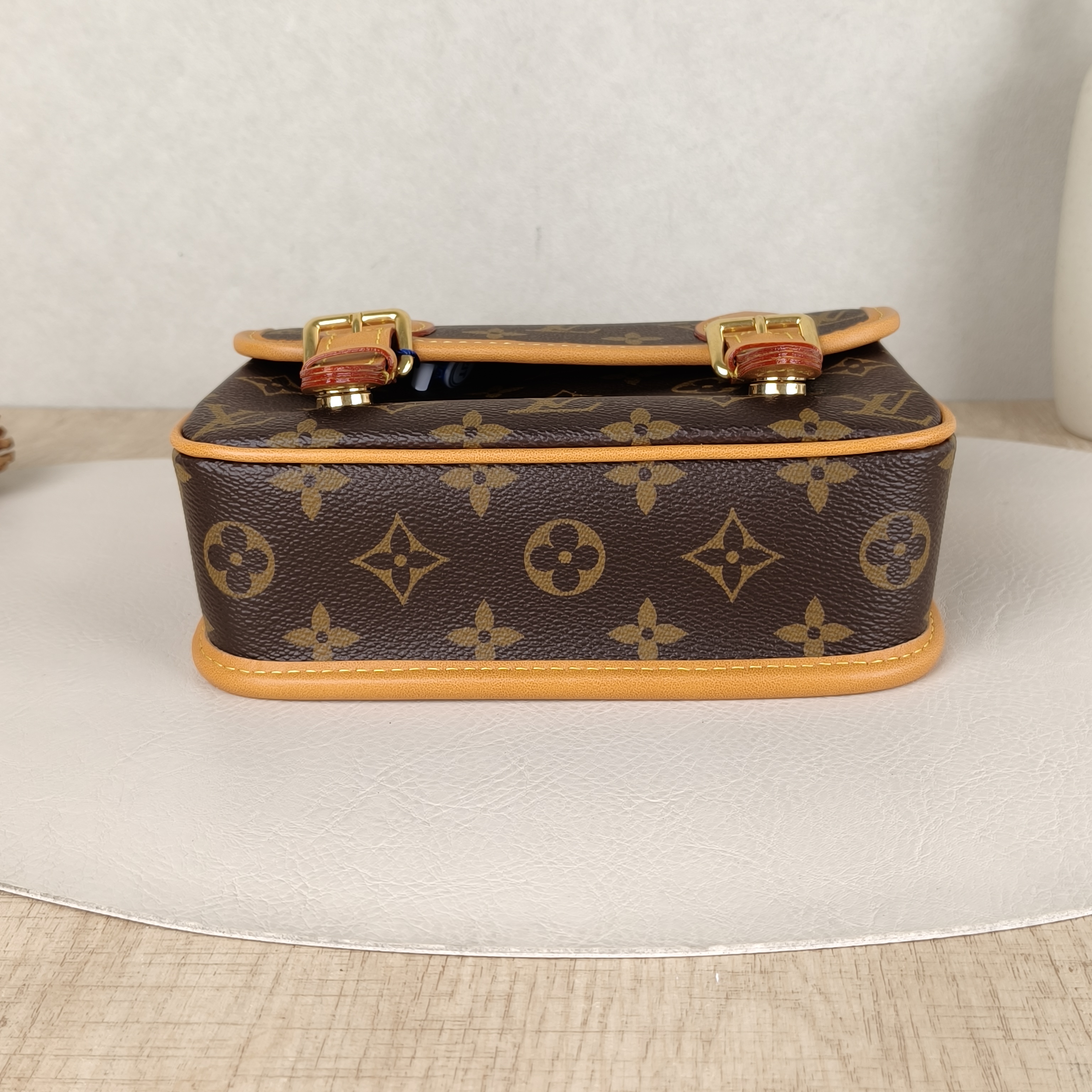 Louis Vuitton Crossbody Bag Satchel Messenger Bag Monogram PV Cmini19.5 × 6 × 15 cm — cover view 5 of 5