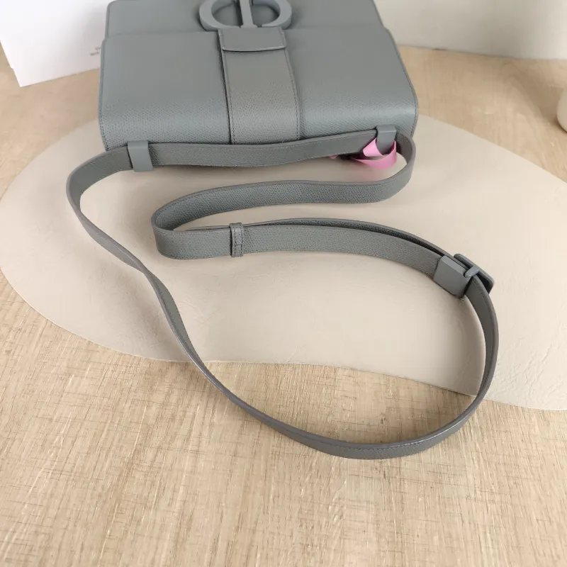DIOR Crossbody Bag 30Montaigne 30 Grey Calfskin Medium 24 × 8 × 17 cm — detail view 2 of 12