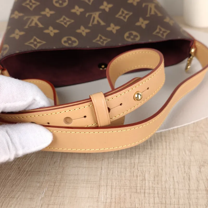 Louis Vuitton Top Handle Bag ALL IN BB Monogram PVCBB16 × 12 × 18 cm — detail view 10 of 10