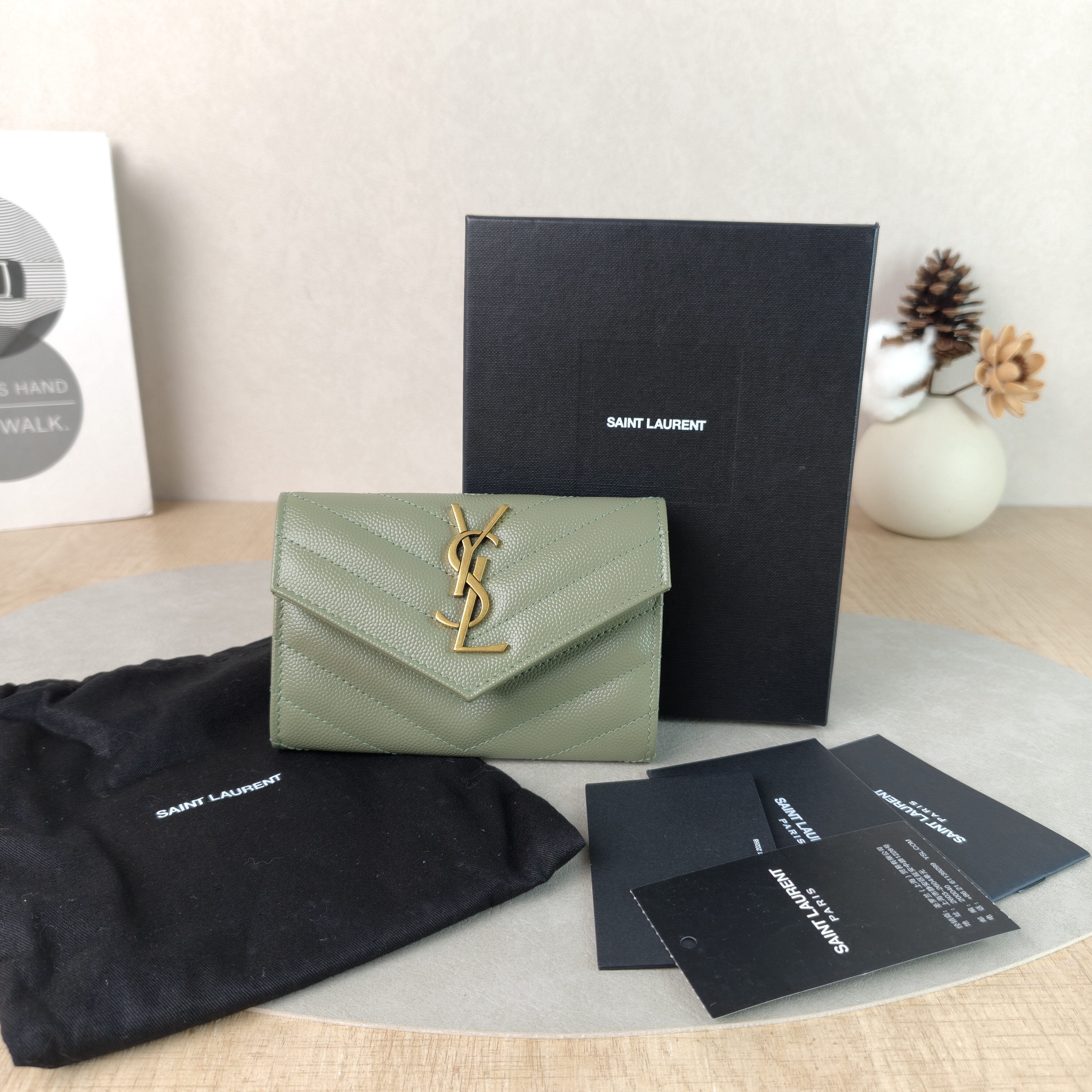 SAINT LAURENT Wallet Wallet Green Grained Calfskin One Size13 × 2 × 9 cm — cover view 3 of 5