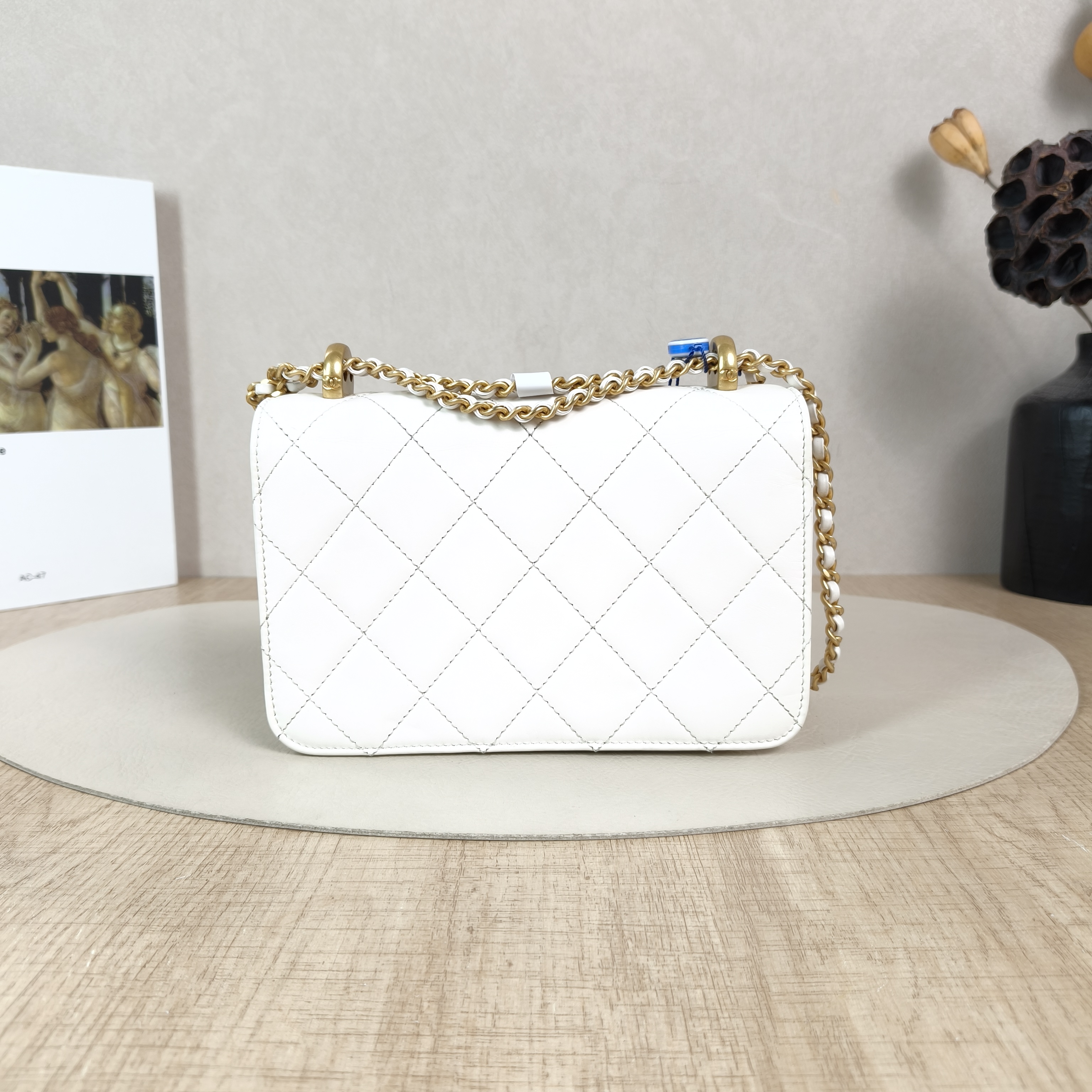 Chanel Crossbody Bag White Calfskin Small19 × 8 × 12 cm — cover view 2 of 5