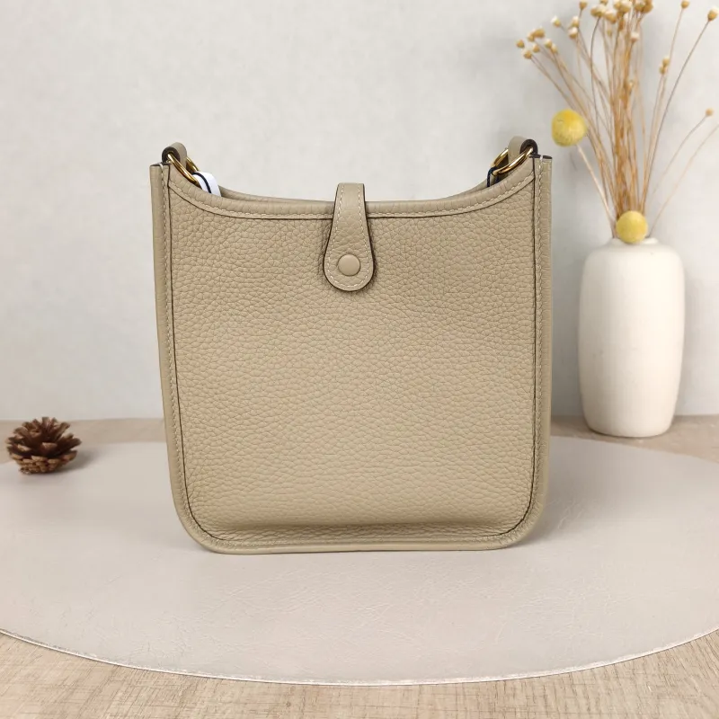 Hermès Crossbody Bag Evelyne Mini 16 Mini 16 S2 TC Calfskin Mini 17 × 5.5 × 18 cm K — cover view 4 of 6