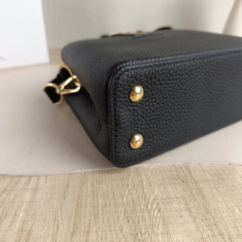 Louis Vuitton Crossbody Bag Capucines Black Calfskin Mini 21 × 8 × 14 cm — detail view 8 of 10