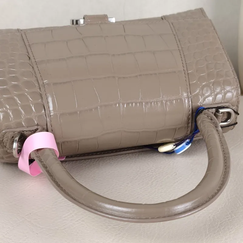 BALENCIAGA Crossbody Bag Hourglass Hourglass Bag Calfskin Small 23 × 10 × 14 cm — detail view 6 of 12