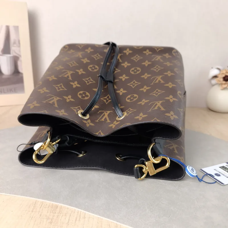 Louis Vuitton Shoulder Bag NÉONOÉ Bucket Bag Black PVC Medium 26 × 17.5 × 26 cm — detail view 11 of 11