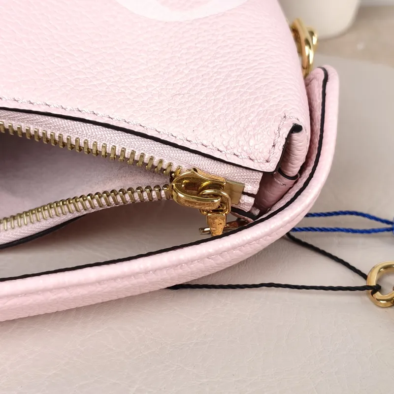 Louis Vuitton Shoulder Bag Marshmallow Vanity Case Bag Pink Calfskin One Size 24 × 13 × 22 cm — detail view 3 of 12