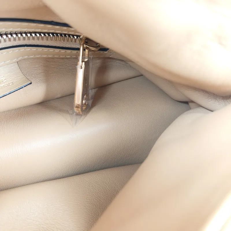 Chloé Shoulder Bag Shoulder Bag Taupe Calfskin One Size 31 × 17 × 14 cm — detail view 9 of 9