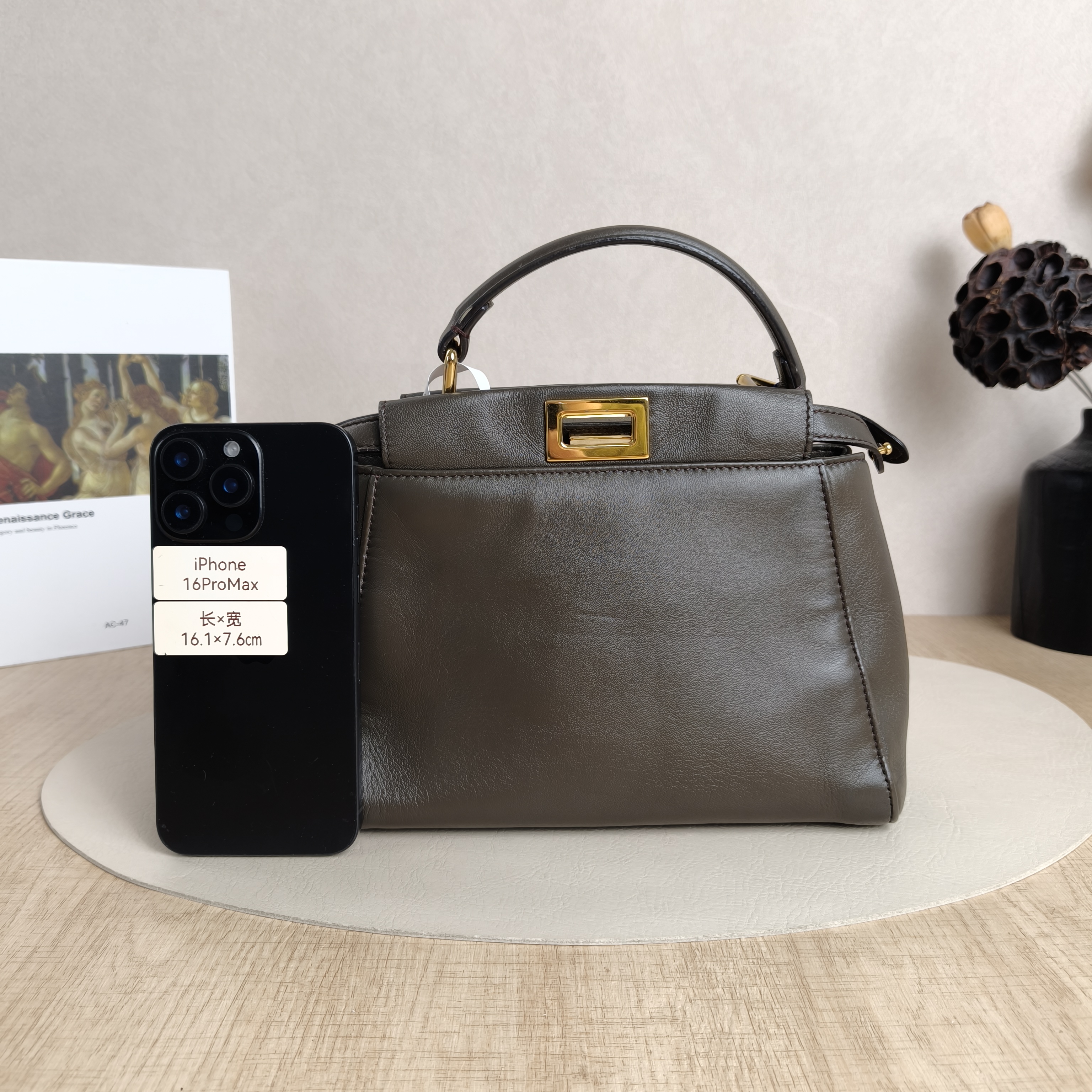FENDI Crossbody Bagpeekaboo lconic Crossbody Bag Lambskin Small23 × 11 × 18 cm — cover view 5 of 6