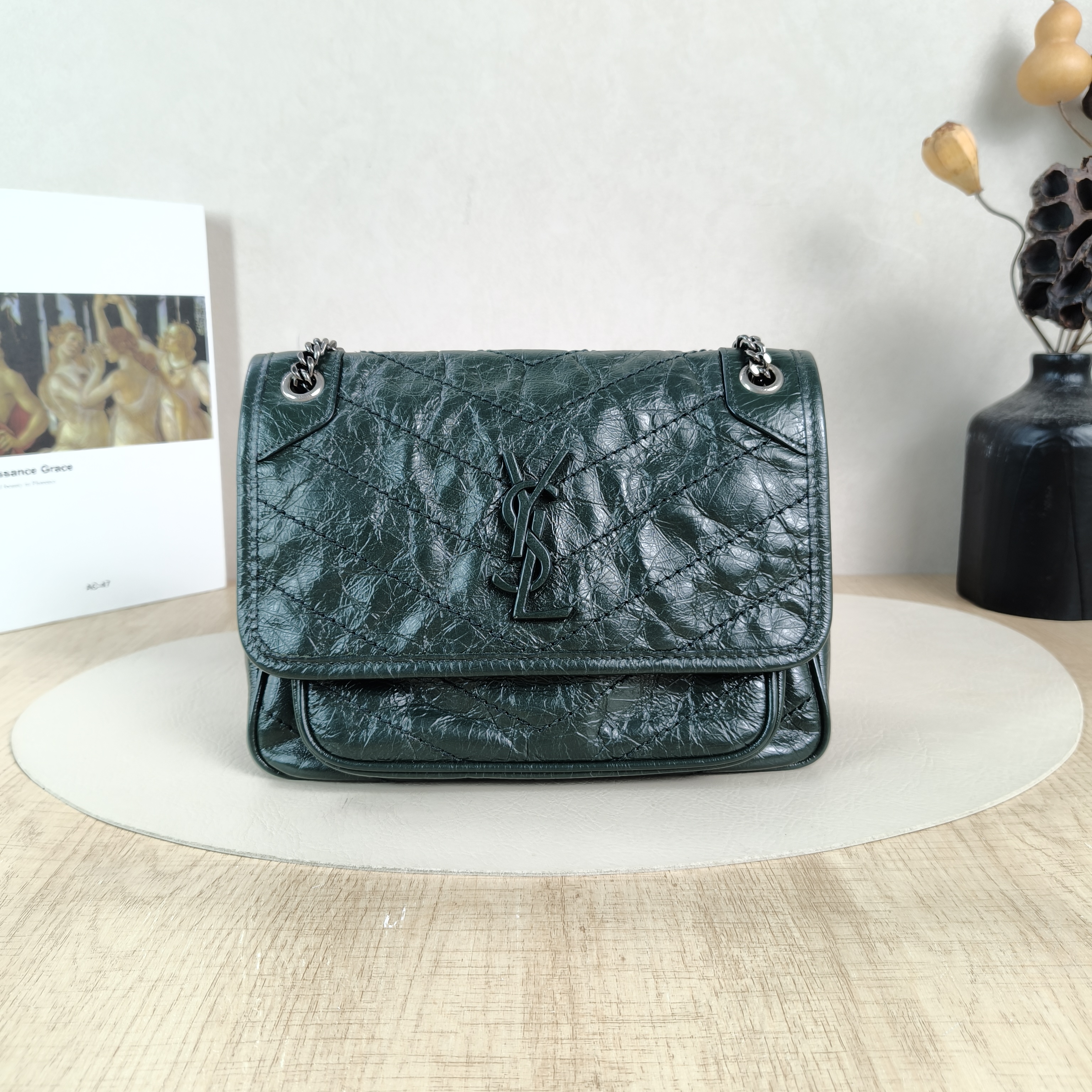 SAINT LAURENT Crossbody Bag Niki Green Waxed Leather Small21 × 7.5 × 16 cm