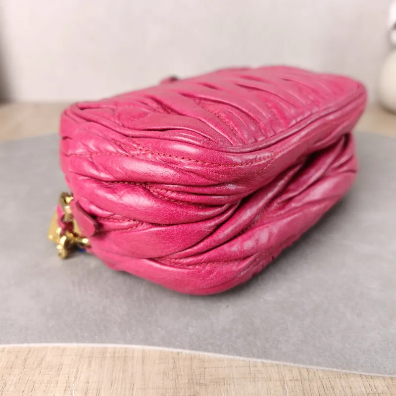 Miumiu Shoulder Bag Camera Bag Red Waxed Leather 16 × 6 × 10 cm — detail view 11 of 11