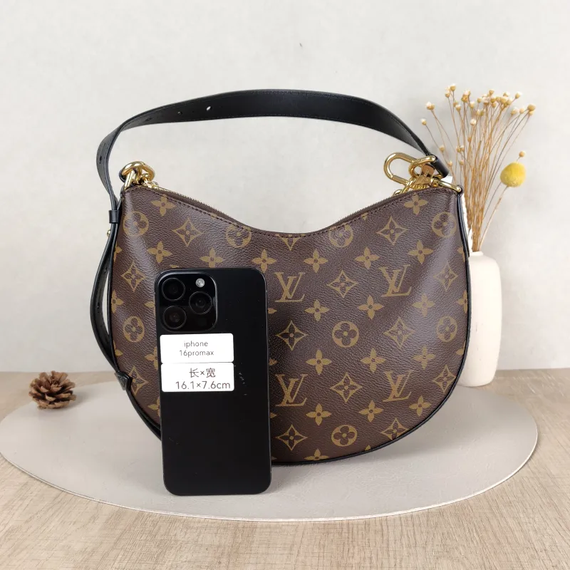 Louis Vuitton Shoulder Bag COOKIE Monogram PVC BB 28.5 × 5 × 19 cm — cover view 3 of 5