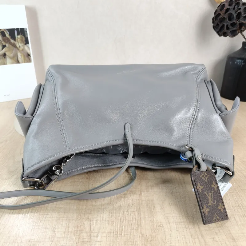 Louis Vuitton Crossbody Bag Carryall Cargo Vibe Grey SL ambskin Small 33.5 × 15 × 23 cm — detail view 2 of 9