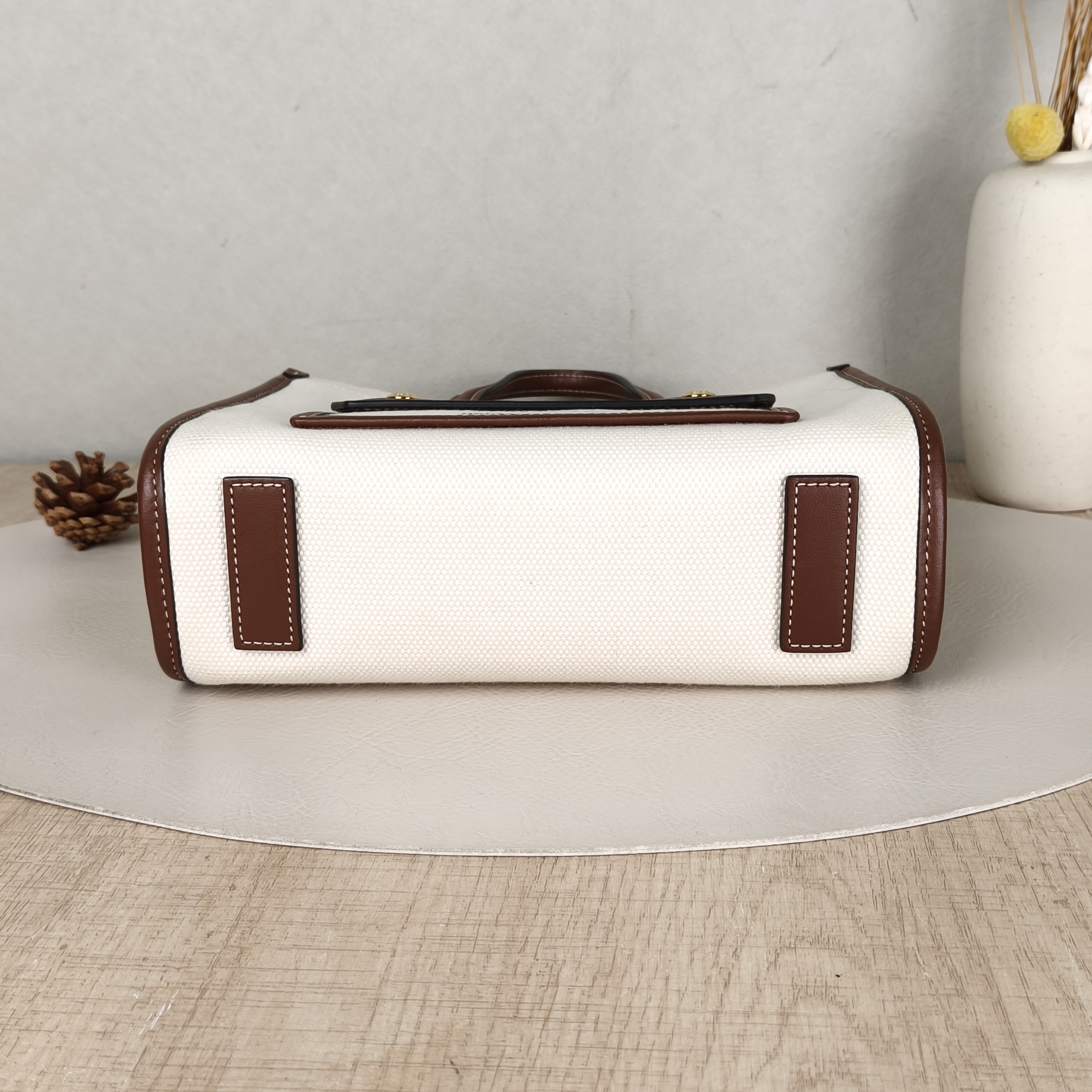 BURBERRY Crossbody Bagpocket bag Top Handle Crossbody Bag White Brown Canvasmini23 × 6 × 26.5 cm — cover view 3 of 5