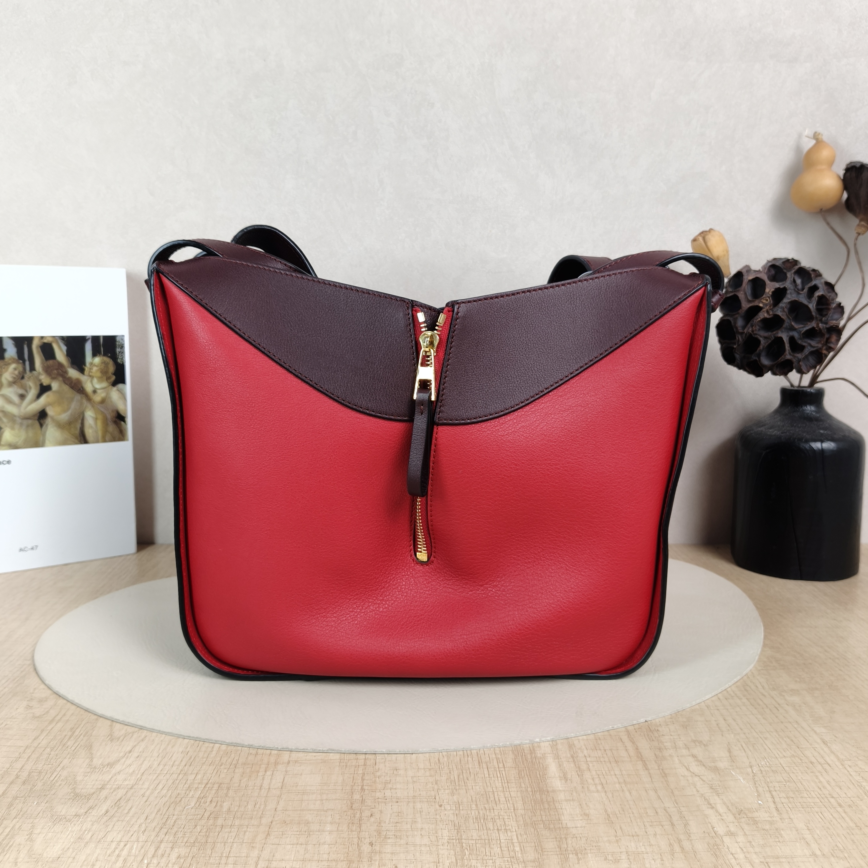 LOEWE Crossbody Bag Hammock Red Calfskin Medium29 × 14 × 32 cm — cover view 5 of 6