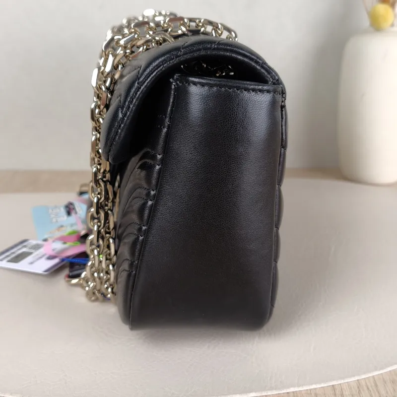 GUCCI Crossbody Bag GG Marmont Medium Marmont 26Black with Gold-Tone Hardware Lambskin Medium26 × 7 × 15 cm — detail view 1 of 15