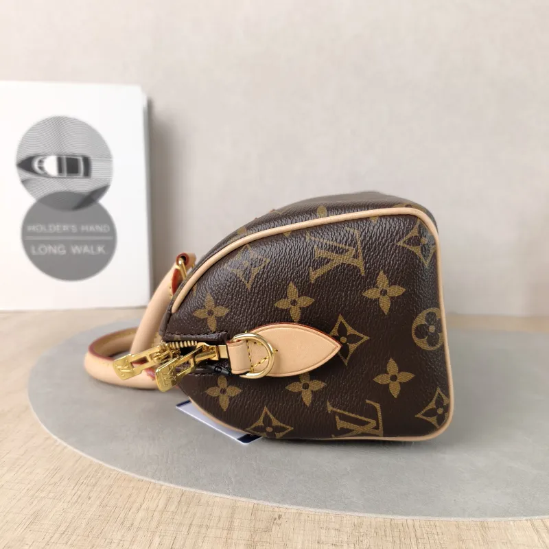 Louis Vuitton Crossbody Bag Speedy20 Shoulder Strap PVC Small20.5 × 12 × 13.5 cm — detail view 5 of 13