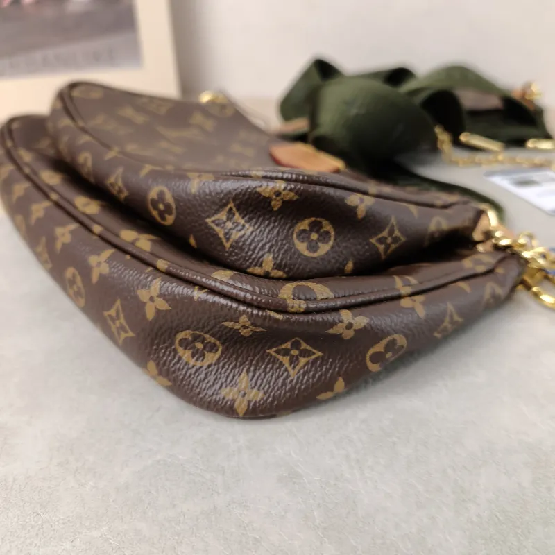 Louis Vuitton Crossbody Bag Multi Pochette Accessoires Shoulder Strap PVC Small 24 × 4 × 13.5 cm — detail view 7 of 16