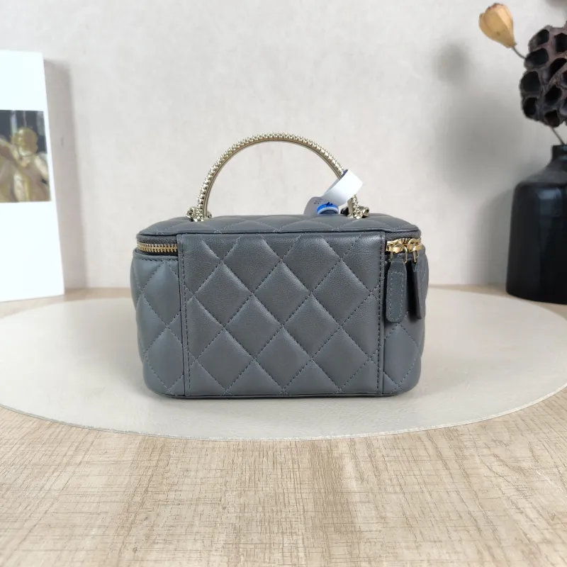 Chanel Crossbody Bag Edition Grey Lambskinmini16 × 8 × 9.5 cm — cover view 4 of 5
