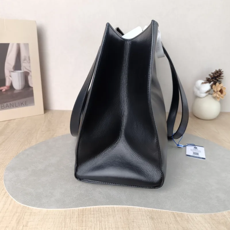 CELINE Shoulder Bag Cabas 16 Tote Bag Black Calfskin Large 37 × 14 × 26 cm — detail view 12 of 13