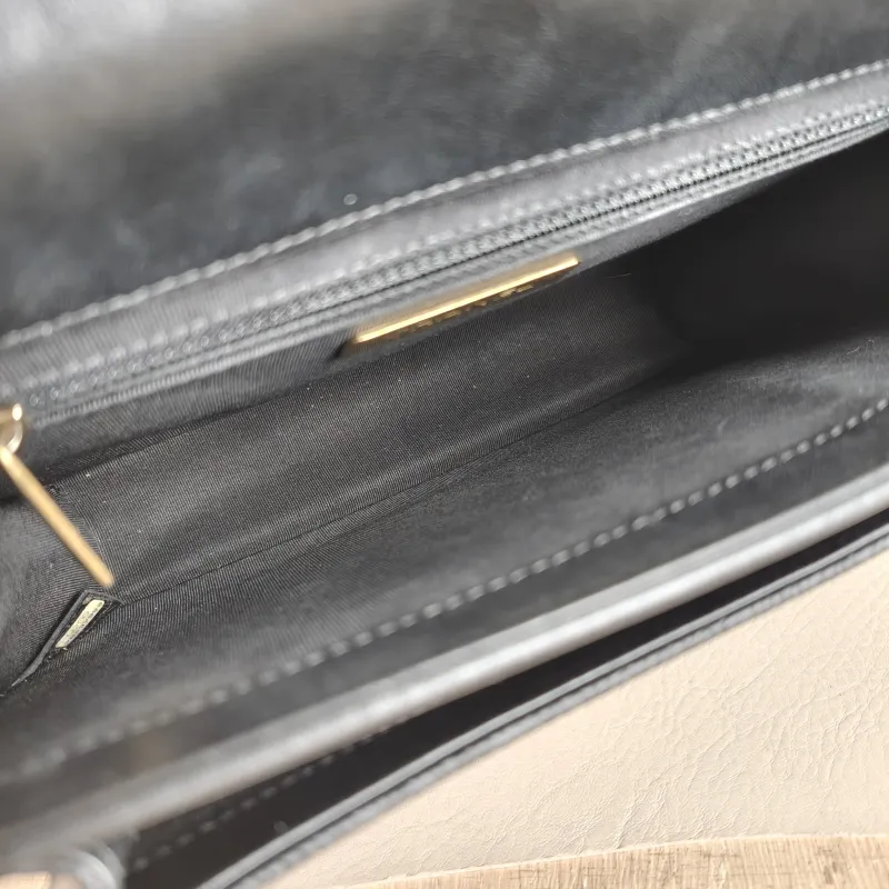 Chanel Crossbody Bagcf Collection Crossbody Bag Black Calfskin One Size22.5 × 5 × 18.5 cm — detail view 8 of 13