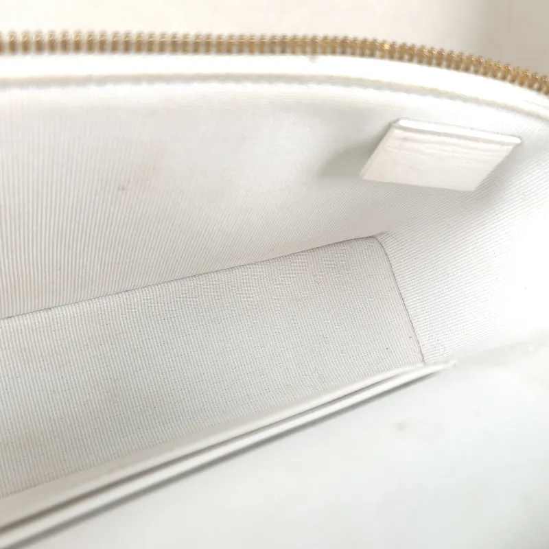 Chanel Crossbody Bag26c lp Vanity Case Bag White Calfskin One Size19.5 × 5 × 17 cm — detail view 1 of 13