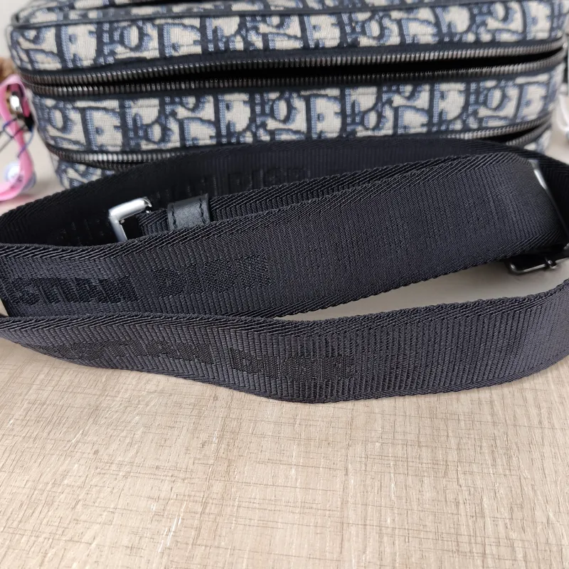 DIOR Crossbody Bag Safari Messenger Bag Beige · Black Large 26.5 × 7.5 × 17.5 cm — detail view 11 of 14