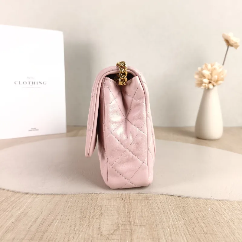 Chanel Crossbody Bag Pink Crossbody Bag Pink Lambskin One Size 23 × 5 × 16 cm — detail view 9 of 13
