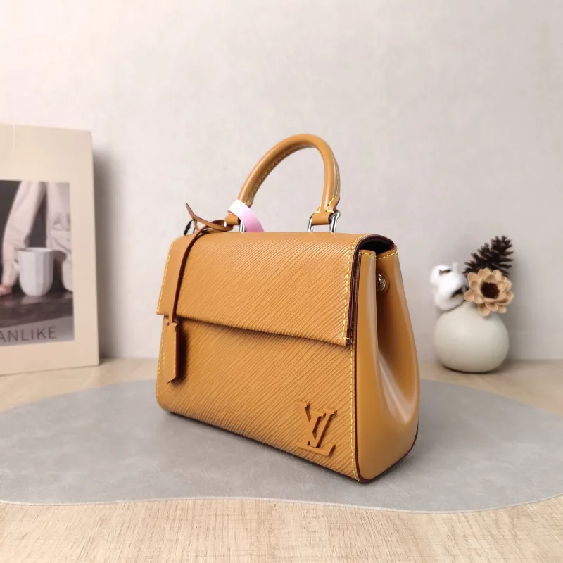 Louis Vuitton Crossbody Bag CLUNY Yellow Epi Embossed Calfskin Mini 20 × 7.5 × 16 cm — cover view 3 of 5