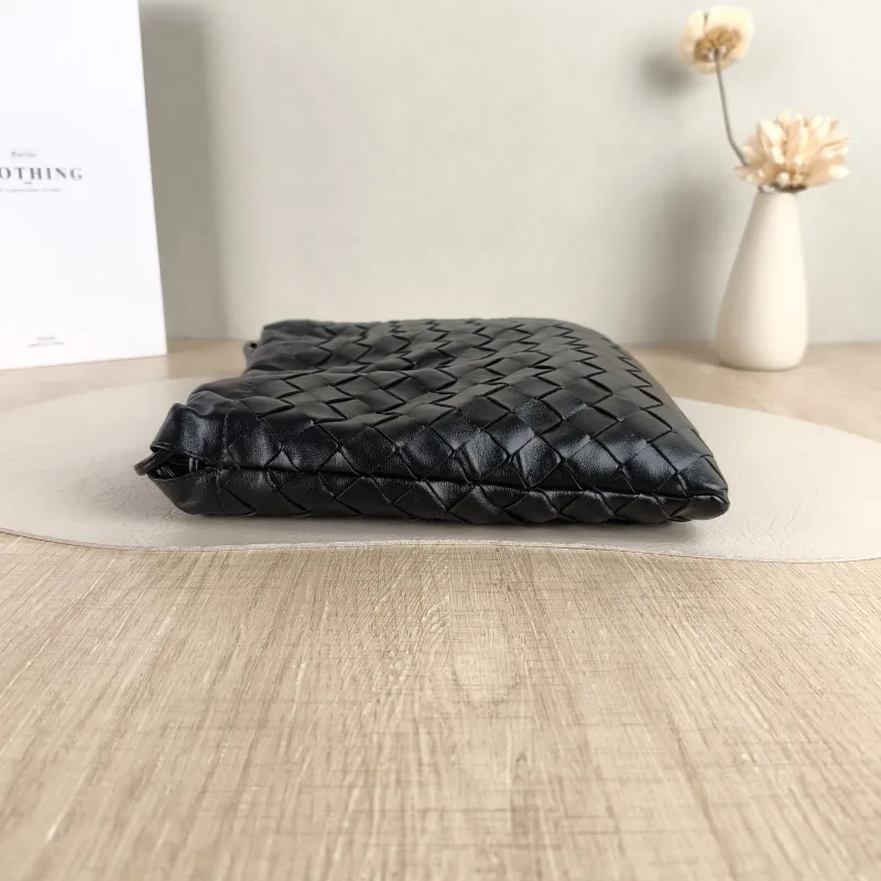 Bottega Veneta Shoulder Bag Dustbag Shoulder Bag Black Calfskin Medium 32 × 1 × 23 cm — detail view 10 of 10