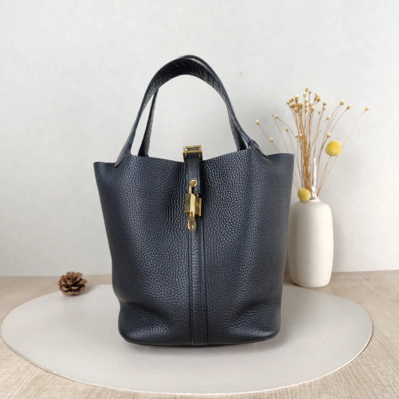Hermès Top Handle Bag Picotin Lock 22 22Black TC Calfskin Medium22 × 17 × 21 cm