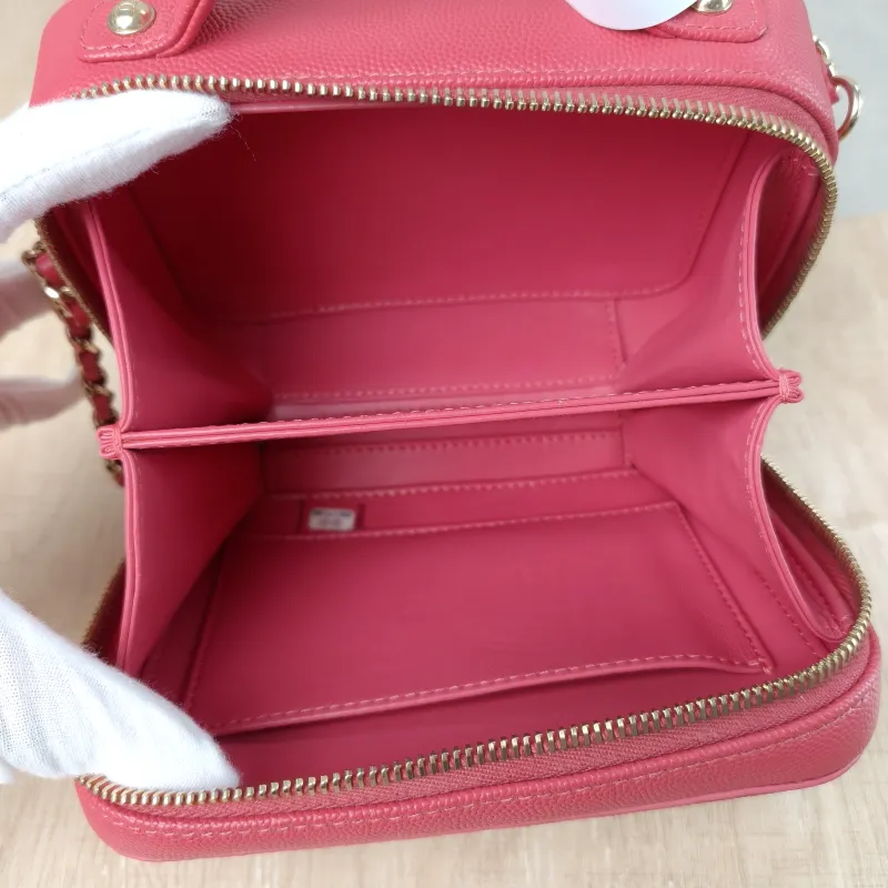 Chanel Crossbody Bag CC Filigree Vanity Cosmetic Bag Pink Grained Calfskin Small 17 × 7 × 13 cm 29 — detail view 1 of 15