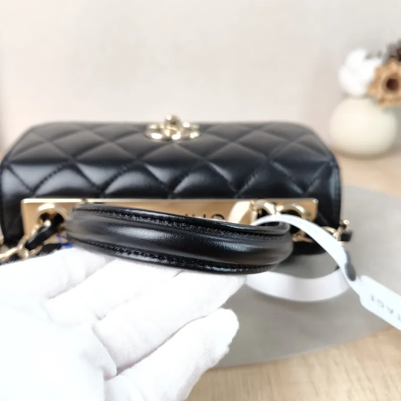 Chanel Top Handle Bag Trendy CC Black Lambskin Mini 19.5 × 8 × 14.5 cm — detail view 10 of 15