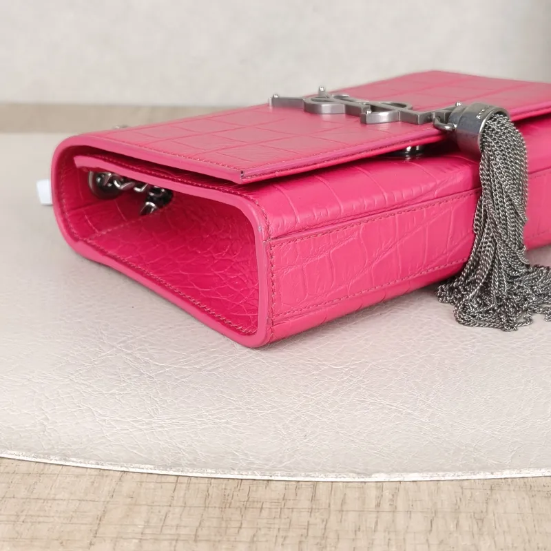 SAINT LAURENT Crossbody Bag KATE Red Calfskin Mini17 × 5 × 11.5 cm — detail view 3 of 12