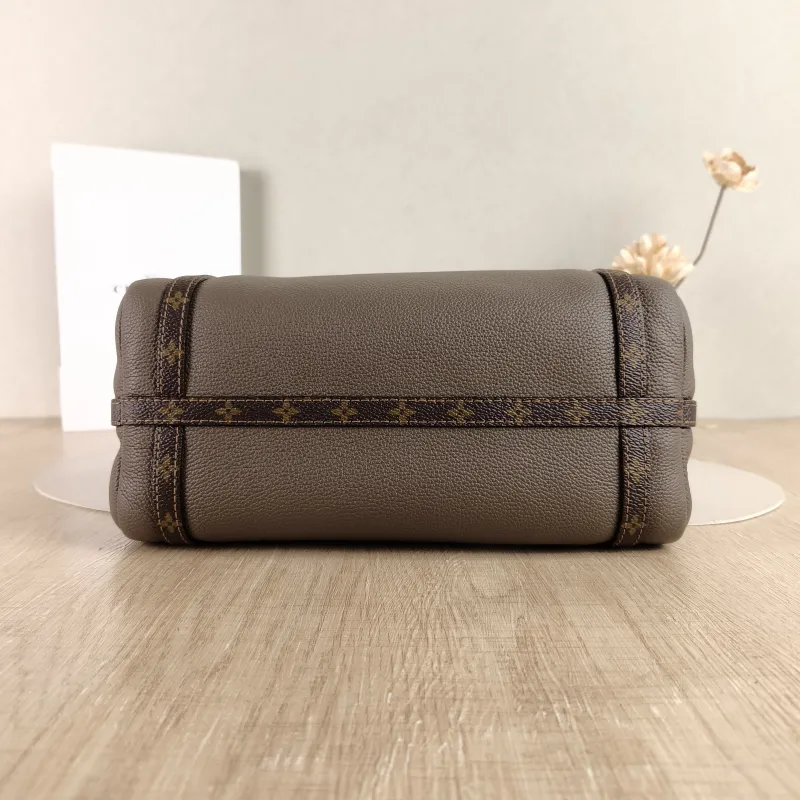 Louis Vuitton Shoulder Bag EXPRESS Shoulder Bag Grey Calfskin Small 26 × 13.5 × 17 cm — cover view 4 of 6