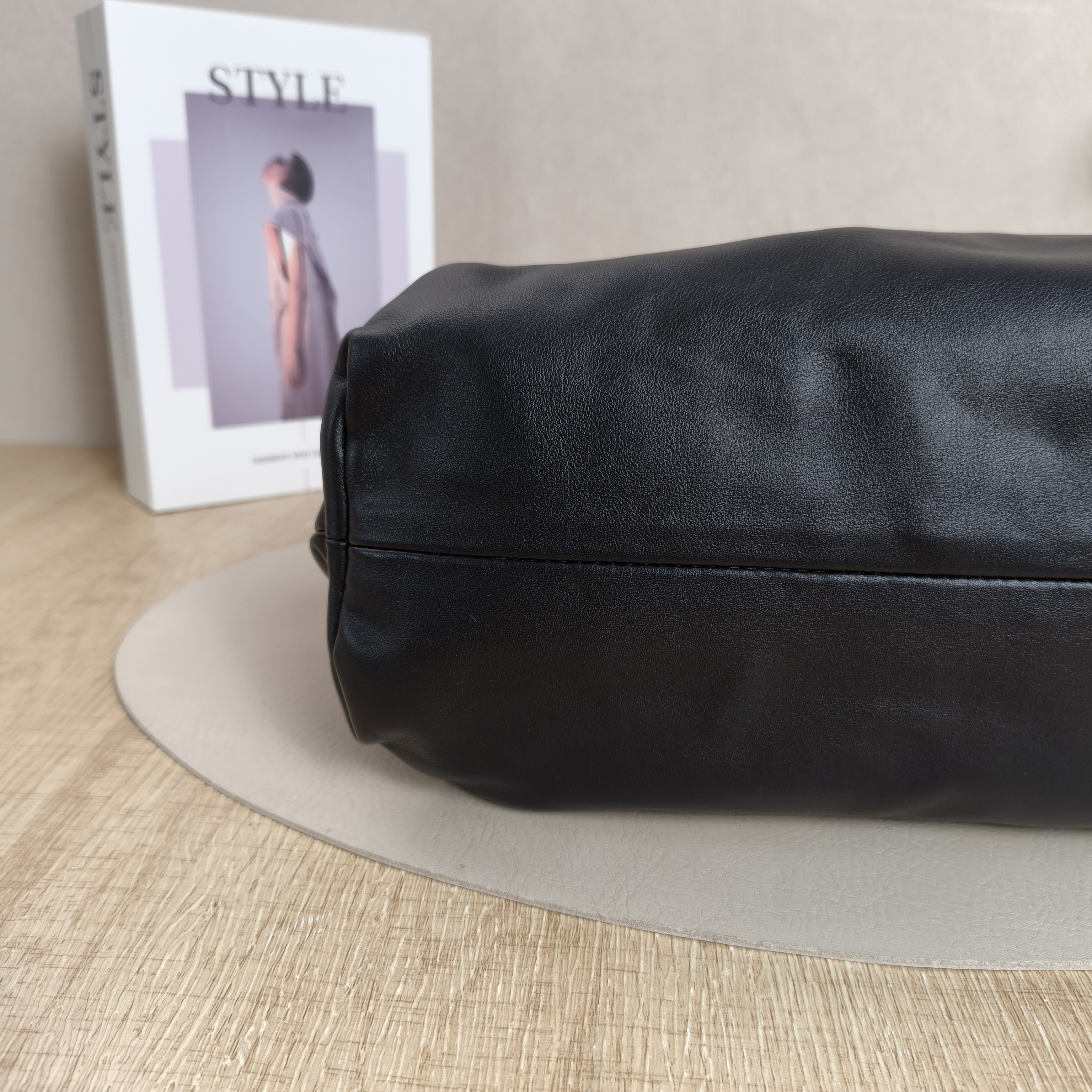 Bottega Veneta Shoulder Bag The Chain Pouch Black Calfskin One Size31 × 12 × 16 cm — cover view 9 of 11