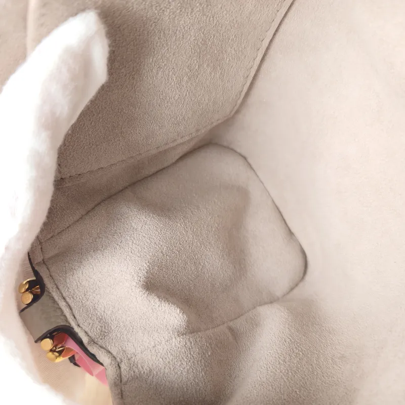Louis Vuitton Crossbody Bag Favorite Empreinte Embossed Calfskin Medium24 × 9 × 14 cm — detail view 6 of 13
