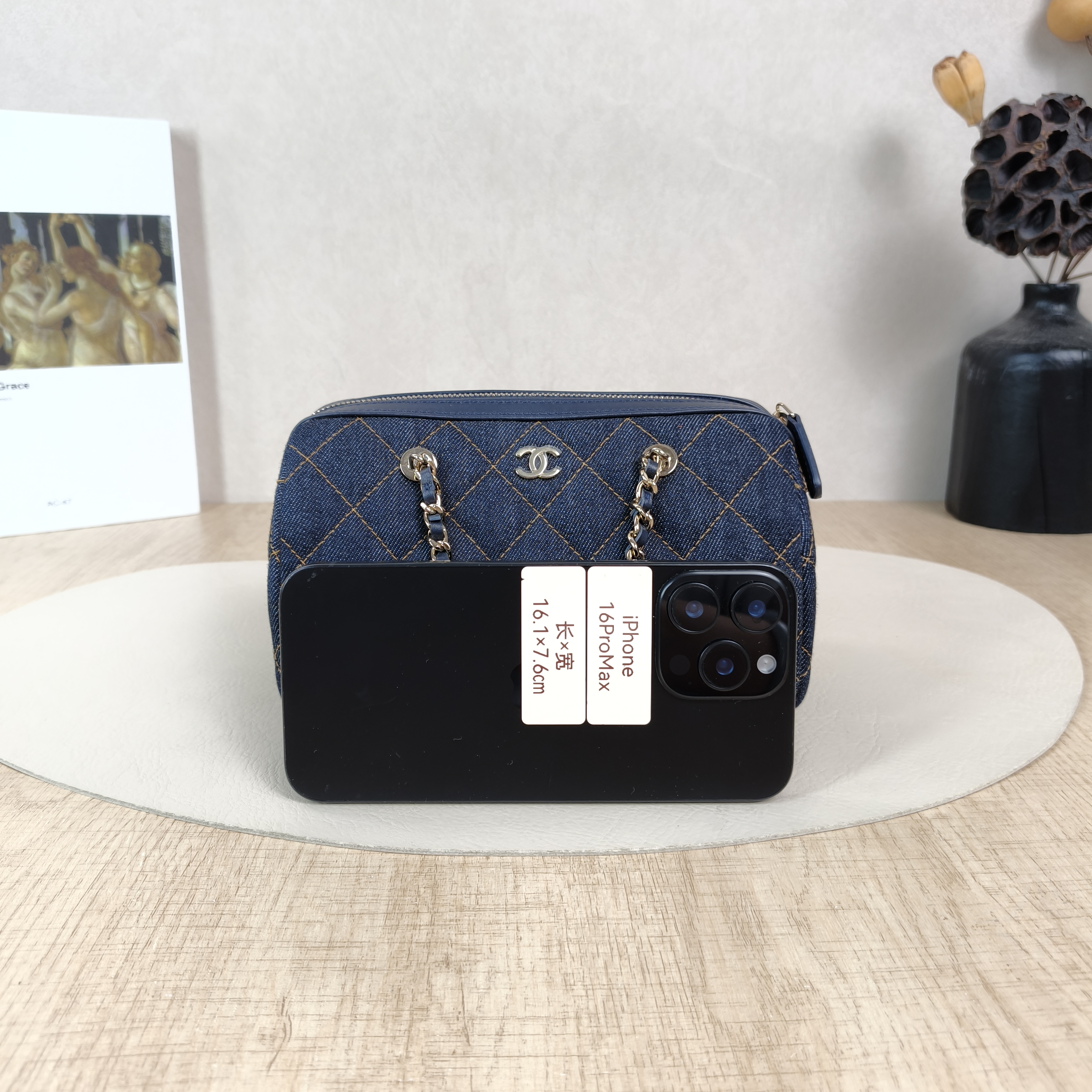 Chanel Crossbody Bag26p Crossbody Bag Navy One Size18.5 × 11 × 11.5 cm — cover view 3 of 6