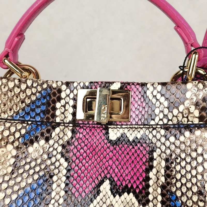 FENDI Crossbody Bagpeekaboo Crossbody Bag mini23 × 11 × 17 cm — detail view 10 of 11