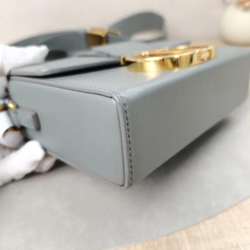 DIOR Crossbody Bag30Montaigne 30 Box Box Grey Calfskinmini17.5 × 5 × 11.5 cm — detail view 5 of 17