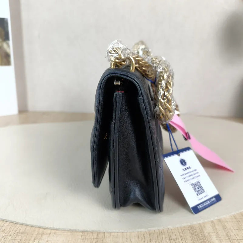 Chanel Crossbody Bag woc Black Lambskinmini19.2 × 3.5 × 12.3 cm — detail view 1 of 11