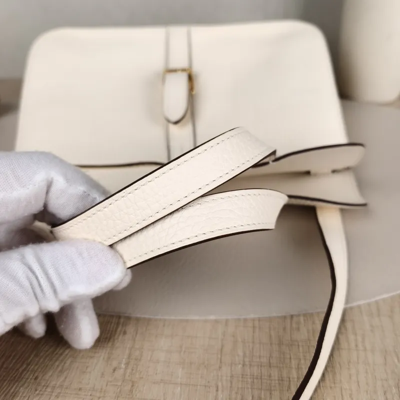 Hermès Shoulder Bag Halzan 25I2 TC Calfskin Small25 × 8 × 17 cm — detail view 3 of 12