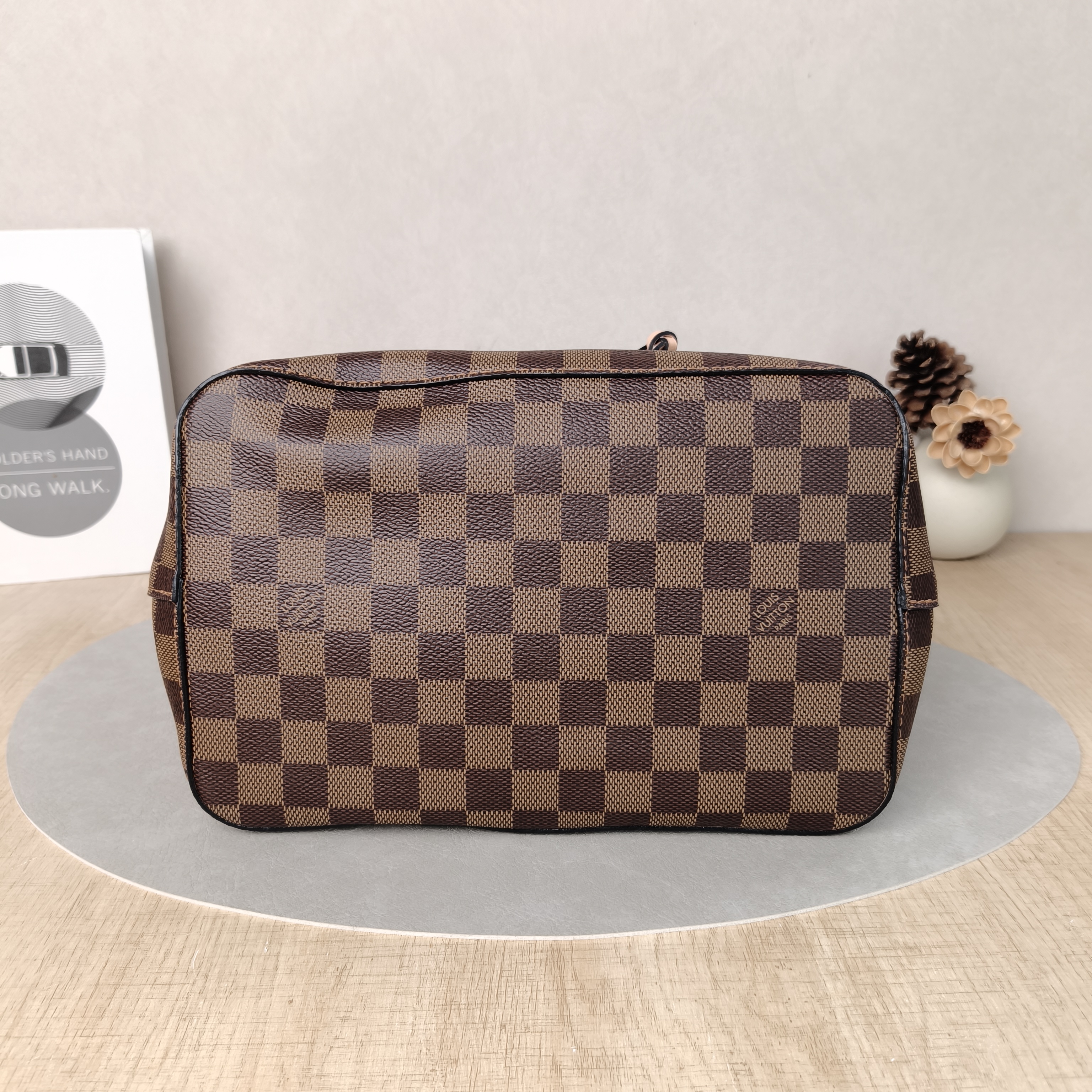 Louis Vuitton Shoulder Bag NÉONOÉ Bucket Bag · Pink PVC Medium26 × 17.5 × 26 cm — cover view 3 of 5