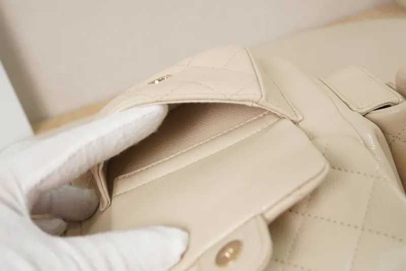 Chanel duma Small Grained Calfskin Microchip Edition · 18 × 10 × 18 cm — detail view 17 of 17