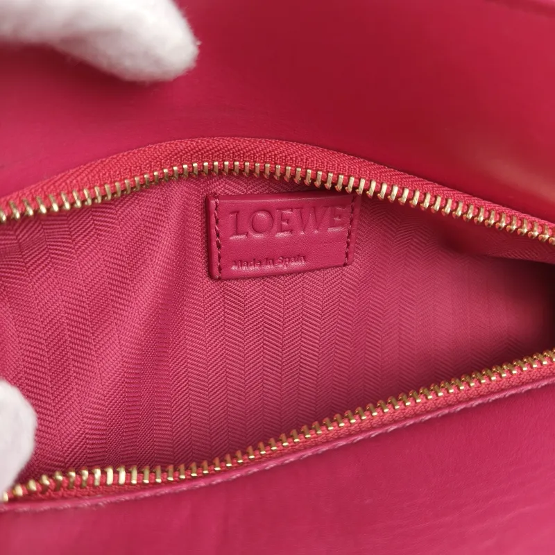 LOEWE Crossbody Bag Puzzle Red CC alfskin Small24 × 10.5 × 16.5 cm — detail view 3 of 14