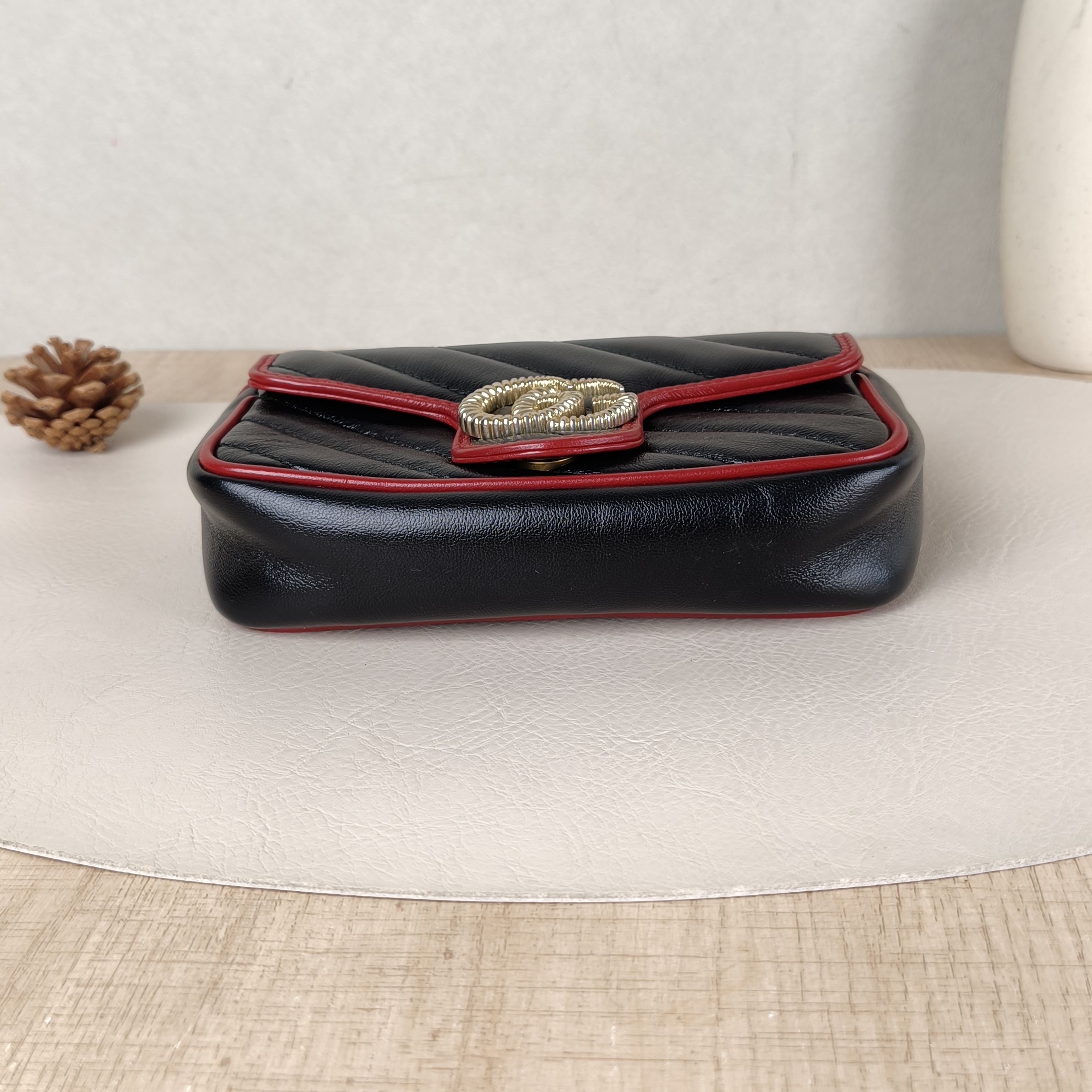 GUCCI Crossbody Bag GG Marmont Mini Marmont Mini Black · Red Calfskinmini16.5 × 4.5 × 9.5 cm — cover view 4 of 5