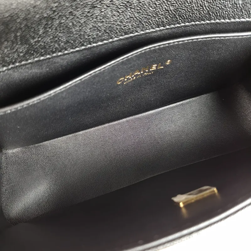 Chanel Crossbody Bag Le Boy​ Black Grained Calfskin Medium 25 × 9 × 15 cm — detail view 4 of 11