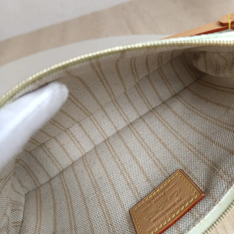 Louis Vuitton Shoulder Bag Pochette Accessoires Green PVC Large23.5 × 4 × 13.5 cm — detail view 9 of 12