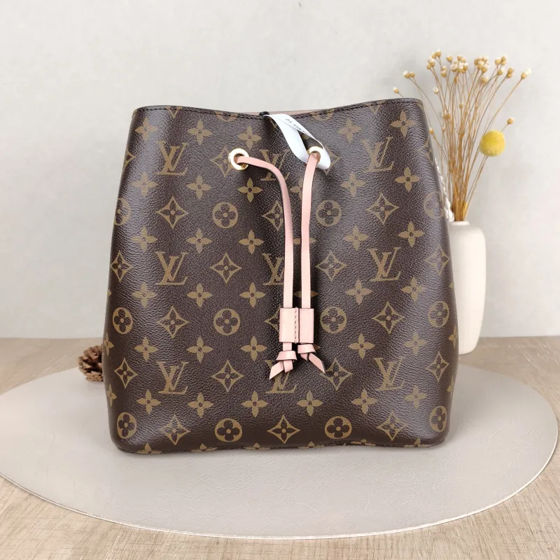 Louis Vuitton Shoulder Bag NÉONOÉ Bucket Bag PVC Medium 26 × 17.5 × 26 cm