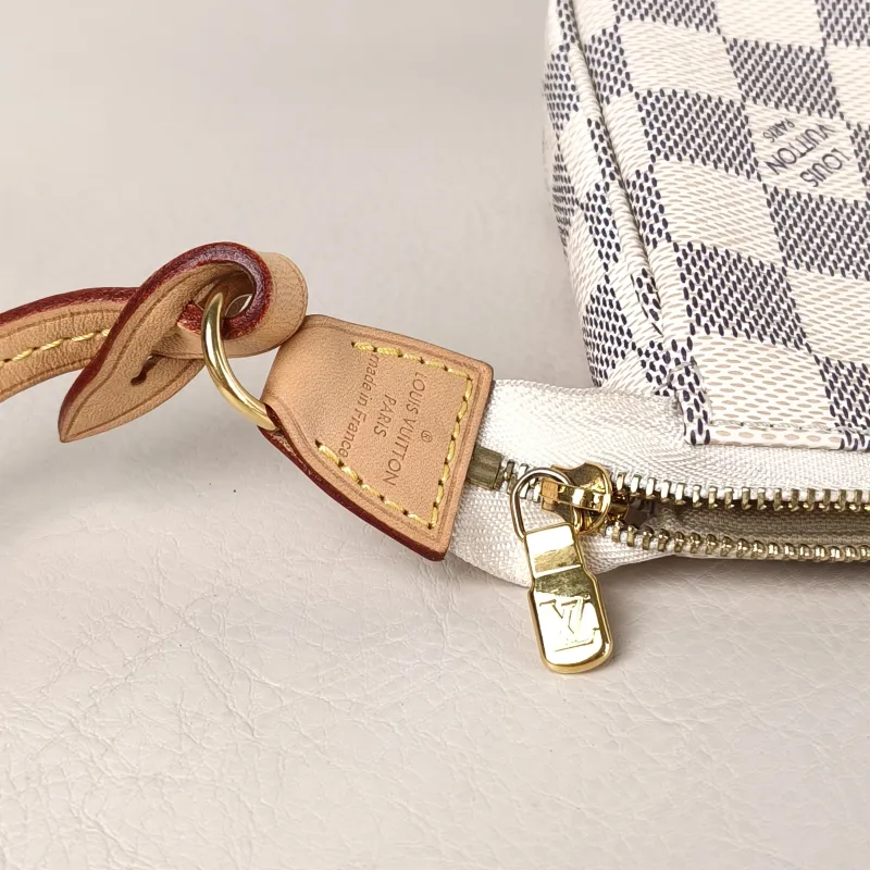 Louis Vuitton Shoulder Bag Vintage PVC Large 21 × 3 × 13 cm — detail view 1 of 10